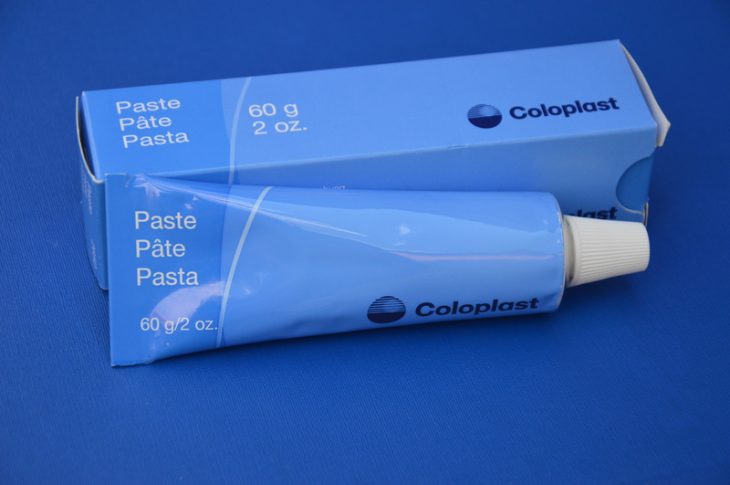 Колопласт крем инструкция по применению. Coloplast паста. Колопласт герметик. Паста герметик Колопласт. Паста герметик для стомы Колопласт.