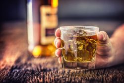 Алкогольный делирий: симптомы, как лечить
