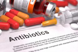 Антибиотики при ангине у взрослых и детей