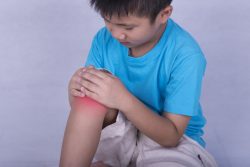 Ревматоидный артрит у ребенка: симптомы и лечение