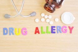 Лекарственная аллергия: причины и характерные симптомы