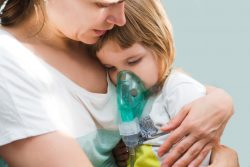 Физиотерапевтические процедуры при пневмонии у детей: методики, показания и противопоказания